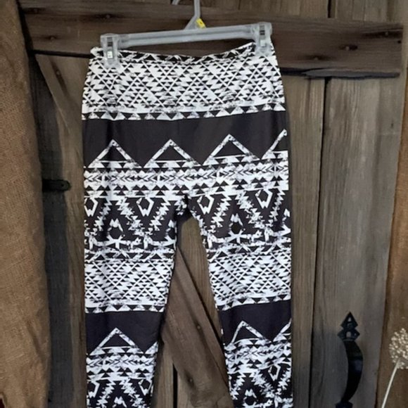 Cool seamless legging~ tribal print - Picture 1 of 5